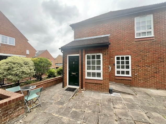 Burton Court, Summer Road, Thames Ditton, Surrey, KT7 0QF
